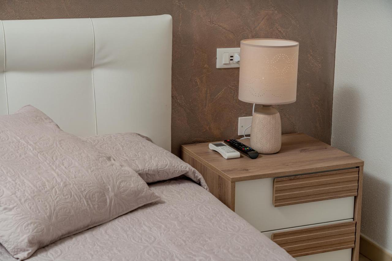 Rooms Tavolara Сан-Теодоро Экстерьер фото